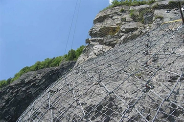 How Does the Spider Spiral Rope Mesh work with the Tecco Mesh?